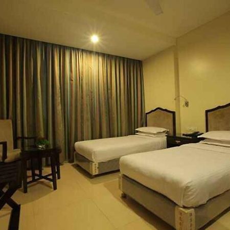 Hotel Ashoka, Pune Yerandwane Zewnętrze zdjęcie